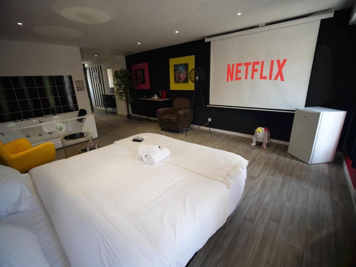 Ng Suitehome - Lille I Roubaix Centre I Grand Place - Balneo - Netflix - Wifi Εξωτερικό φωτογραφία