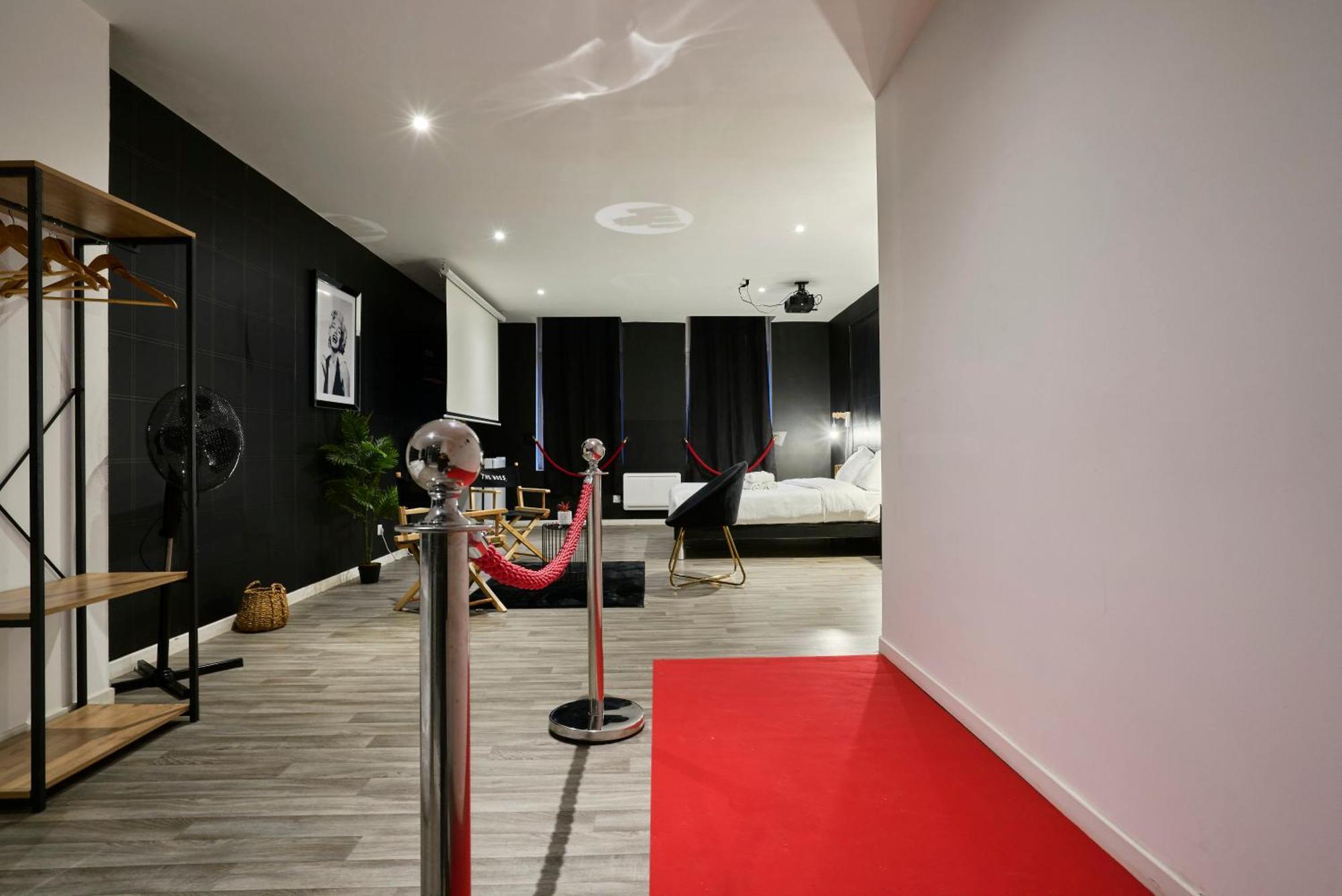 Ng Suitehome - Lille I Roubaix Centre I Grand Place - Balneo - Netflix - Wifi Εξωτερικό φωτογραφία