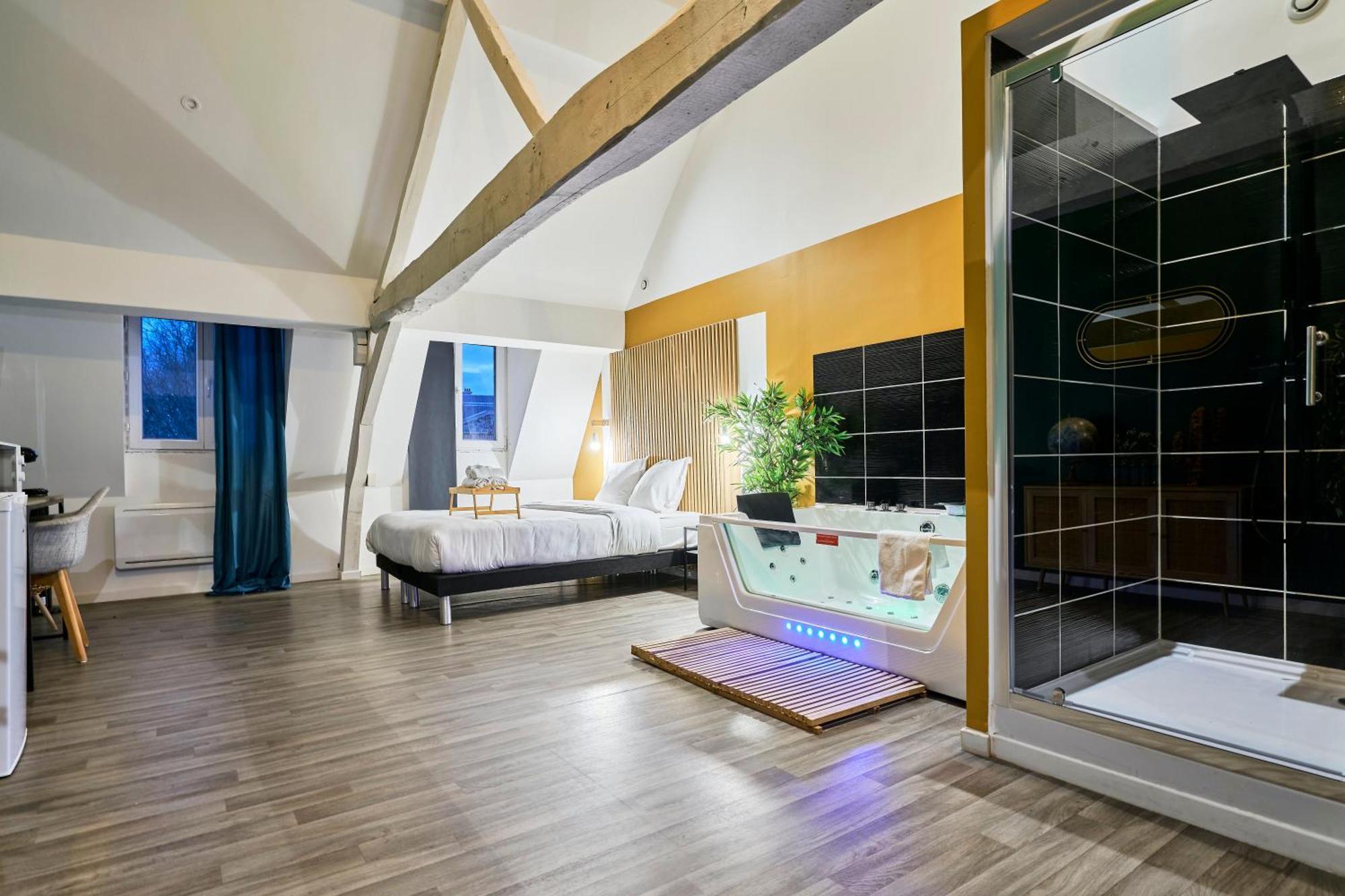 Ng Suitehome - Lille I Roubaix Centre I Grand Place - Balneo - Netflix - Wifi Εξωτερικό φωτογραφία