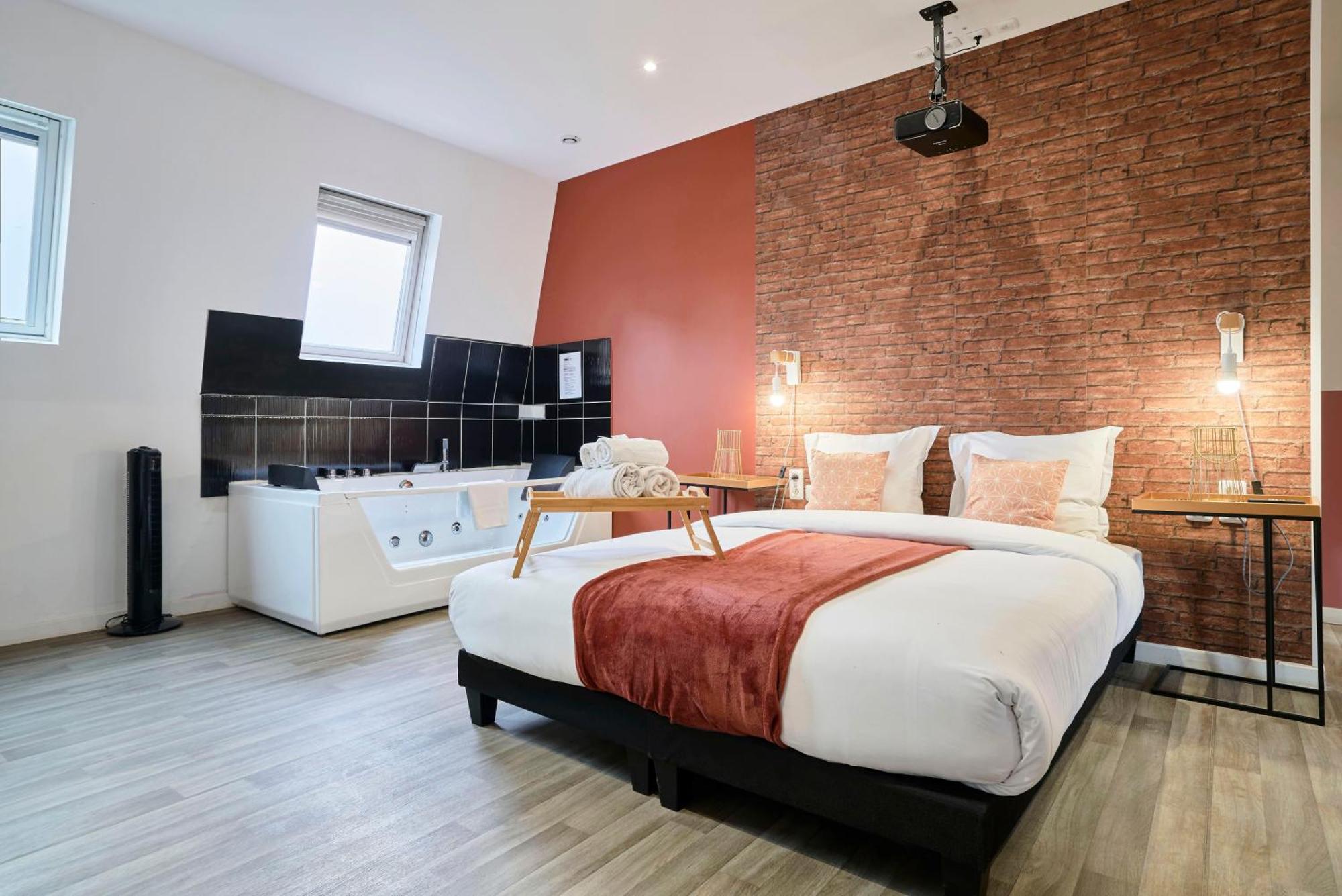 Ng Suitehome - Lille I Roubaix Centre I Grand Place - Balneo - Netflix - Wifi Εξωτερικό φωτογραφία
