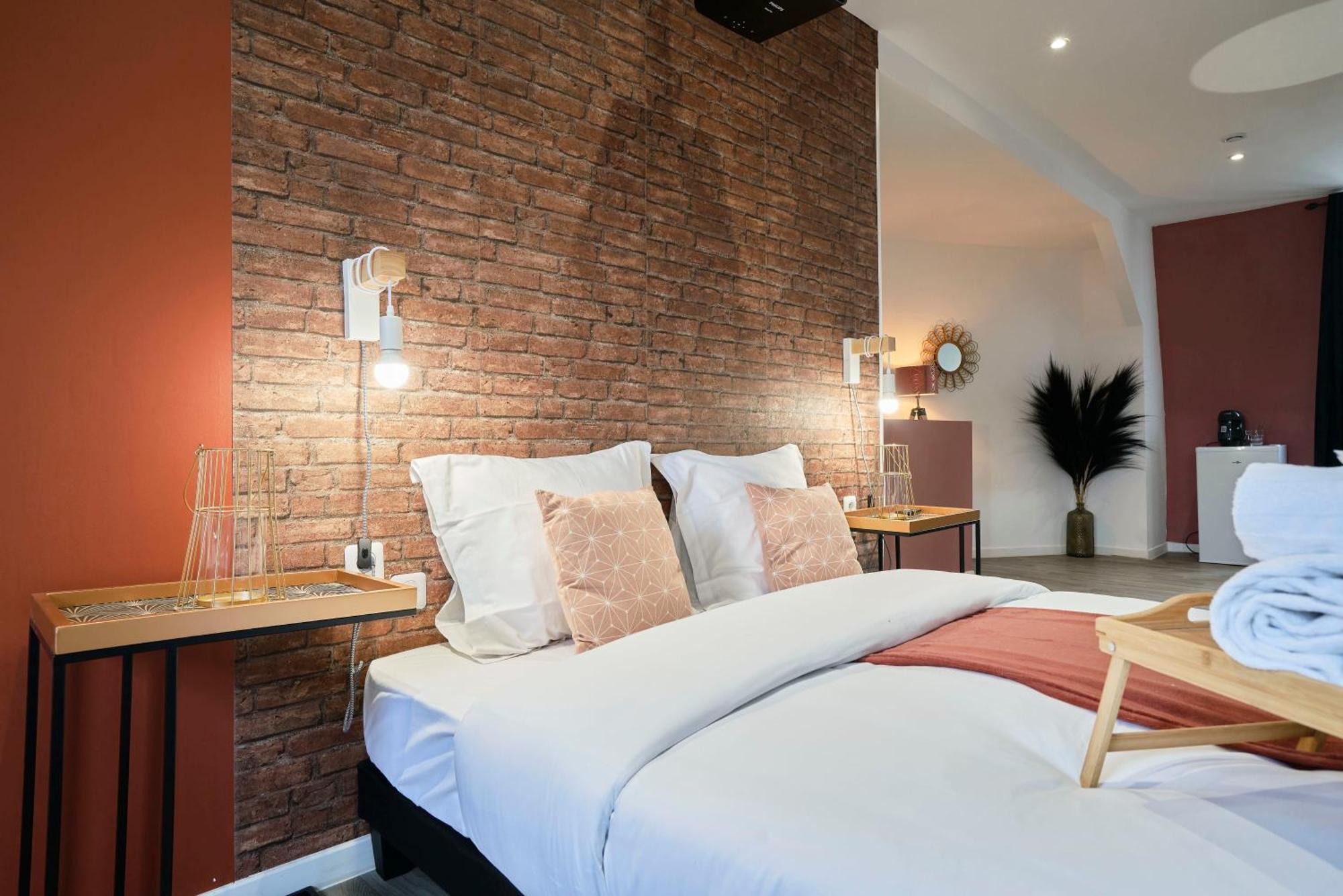 Ng Suitehome - Lille I Roubaix Centre I Grand Place - Balneo - Netflix - Wifi Εξωτερικό φωτογραφία