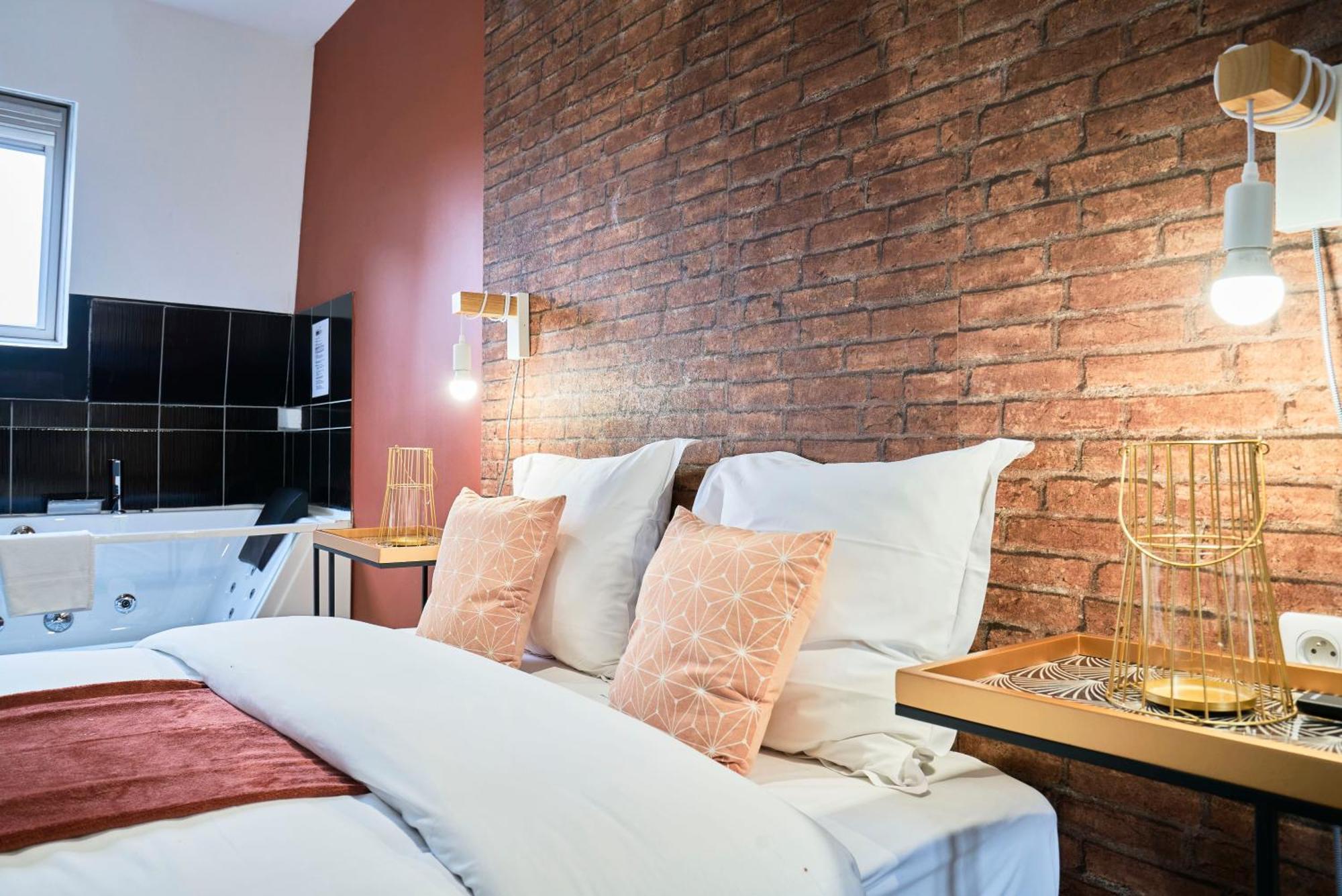 Ng Suitehome - Lille I Roubaix Centre I Grand Place - Balneo - Netflix - Wifi Εξωτερικό φωτογραφία